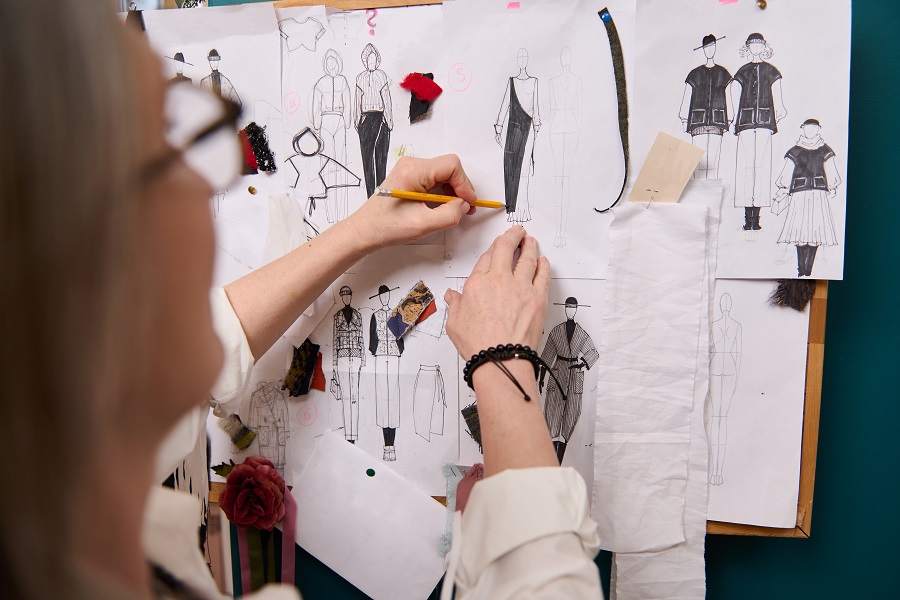 PROFESSIONAL DIPLOMA OF FASHION DESIGN 